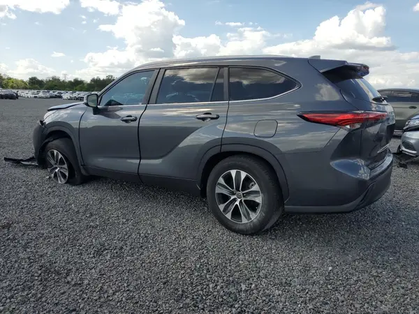 5TDKDRAH0PS009407 2023 TOYOTA HIGHLANDER - Image 2
