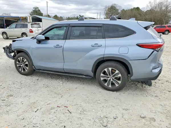 5TDKDRAH0PS011660 2023 TOYOTA HIGHLANDER - Image 2