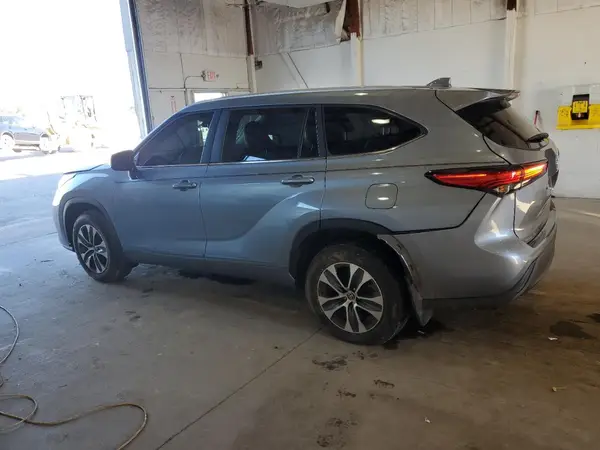 5TDKDRAH0PS011724 2023 TOYOTA HIGHLANDER - Image 2