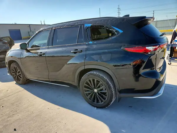 5TDKDRAH0PS014705 2023 TOYOTA HIGHLANDER - Image 2