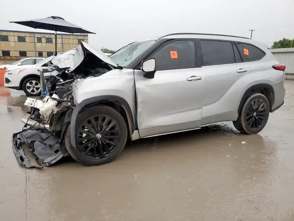 5TDKDRAH0PS017023 2023 TOYOTA HIGHLANDER - Image 1