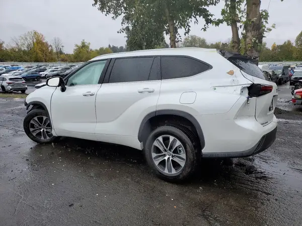 5TDKDRAH0PS017166 2023 TOYOTA HIGHLANDER - Image 2