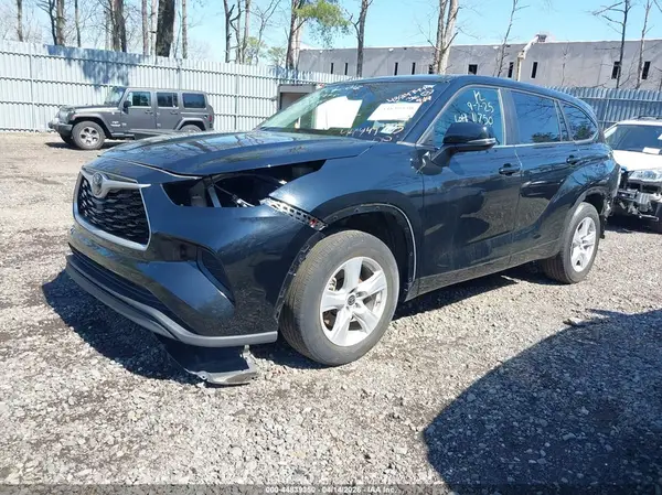 5TDKDRAH0PS018916 2023 TOYOTA HIGHLANDER - Image 2
