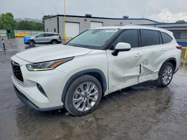 5TDKDRAH0PS019077 2023 TOYOTA HIGHLANDER - Image 1