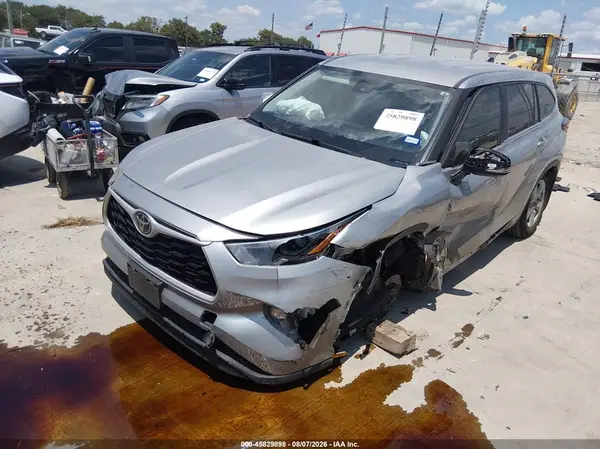 5TDKDRAH0PS022982 2023 TOYOTA HIGHLANDER - Image 2
