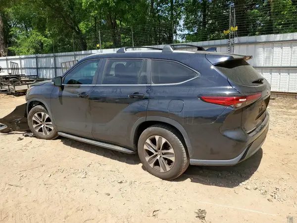 5TDKDRAH0PS026076 2023 TOYOTA HIGHLANDER - Image 2