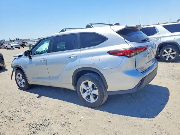 5TDKDRAH0PS029267 2023 TOYOTA HIGHLANDER - Image 2