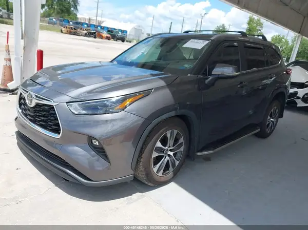 5TDKDRAH0PS031875 2023 TOYOTA HIGHLANDER - Image 2