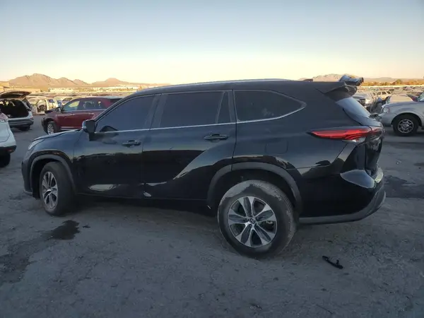 5TDKDRAH0PS038812 2023 TOYOTA HIGHLANDER - Image 2