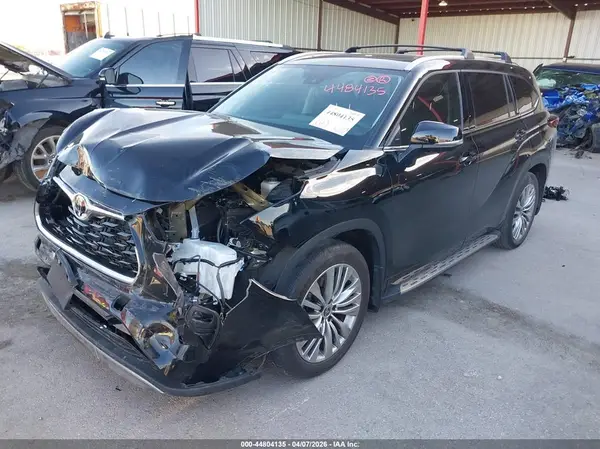 5TDKDRAH0PS042469 2023 TOYOTA HIGHLANDER - Image 2