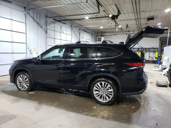 5TDKDRAH0PS043024 2023 TOYOTA HIGHLANDER - Image 2