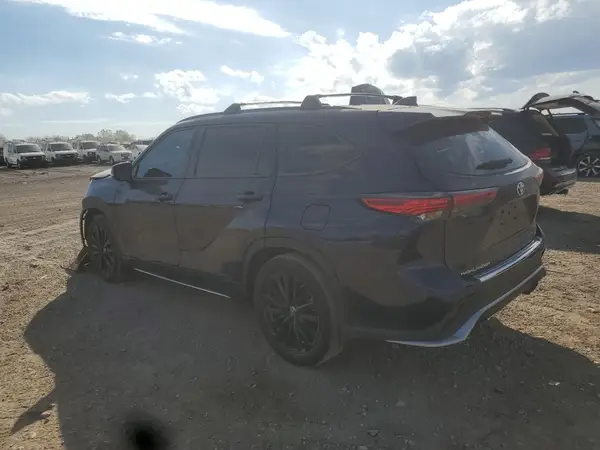 5TDKDRAH0PS508501 2023 TOYOTA HIGHLANDER - Image 2