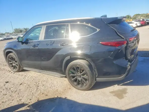 5TDKDRAH0PS510992 2023 TOYOTA HIGHLANDER - Image 2