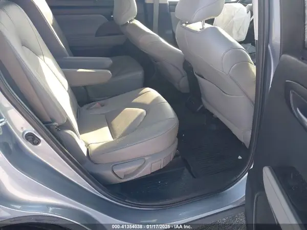 5TDKDRAH0PS512550 2023 TOYOTA HIGHLANDER - Image 8