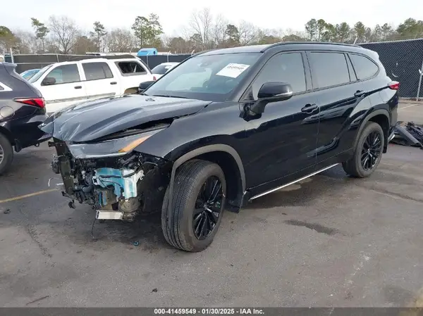 5TDKDRAH0PS516095 2023 TOYOTA HIGHLANDER - Image 2