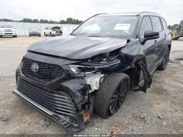 5TDKDRAH0PS516808 2023 TOYOTA HIGHLANDER - Image 2