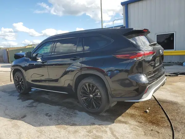 5TDKDRAH0RS530596 2024 TOYOTA HIGHLANDER - Image 2