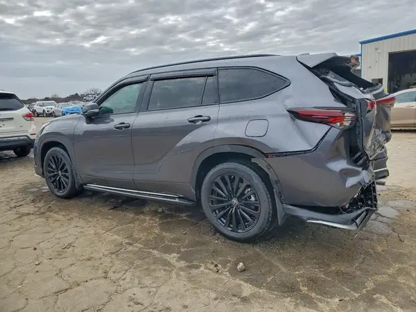 5TDKDRAH0RS531893 2024 TOYOTA HIGHLANDER - Image 2