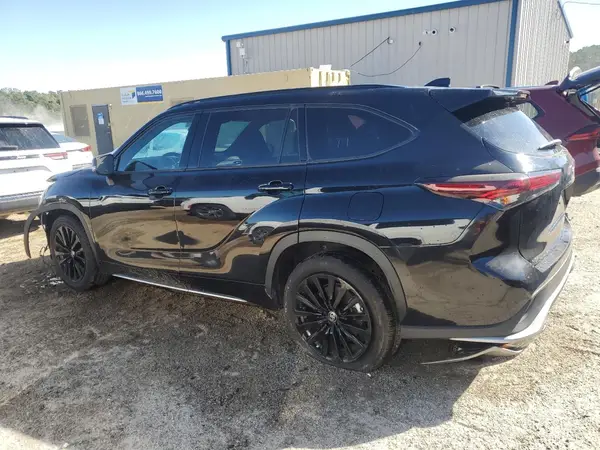 5TDKDRAH0RS534874 2024 TOYOTA HIGHLANDER - Image 2