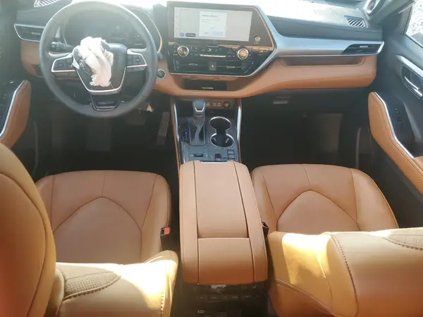 5TDKDRAH0RS535510 2024 TOYOTA HIGHLANDER - Image 8