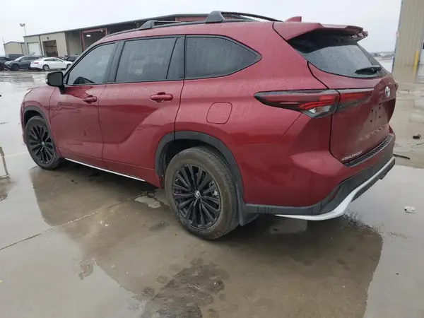 5TDKDRAH0RS538424 2024 TOYOTA HIGHLANDER - Image 2