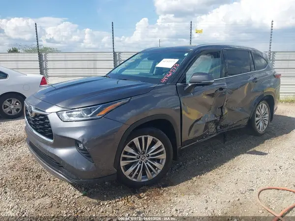5TDKDRAH0RS542263 2024 TOYOTA HIGHLANDER - Image 2