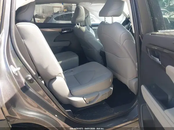 5TDKDRAH0RS542263 2024 TOYOTA HIGHLANDER - Image 8