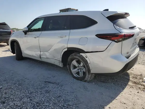 5TDKDRAH0RS544742 2024 TOYOTA HIGHLANDER - Image 2