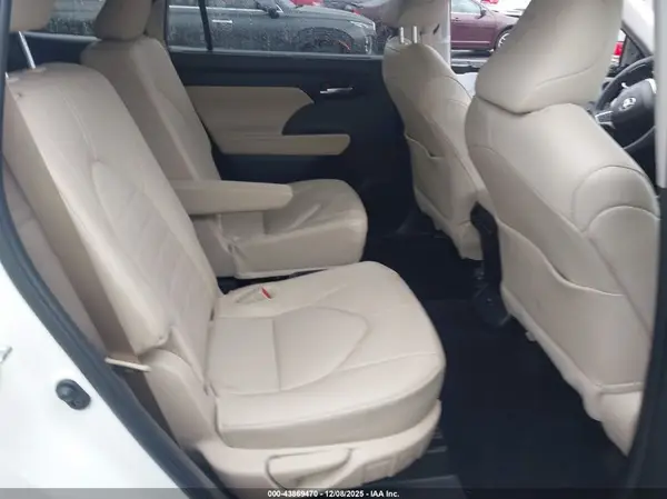5TDKDRAH0RS545003 2024 TOYOTA HIGHLANDER - Image 8
