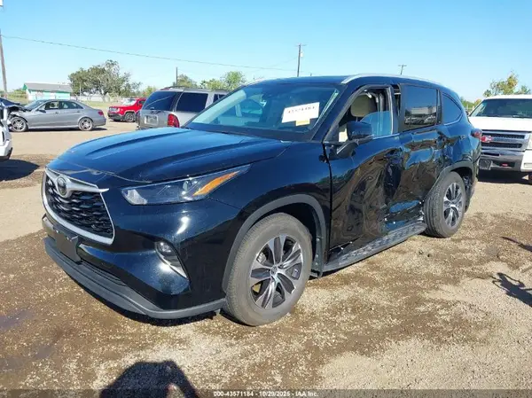 5TDKDRAH0RS545051 2024 TOYOTA HIGHLANDER - Image 2