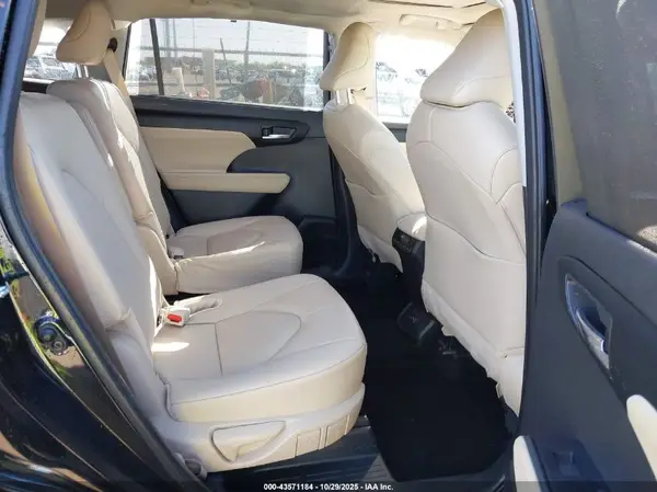 5TDKDRAH0RS545051 2024 TOYOTA HIGHLANDER - Image 8