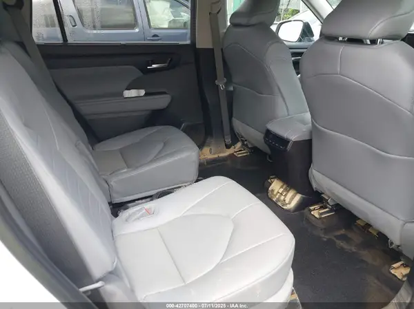 5TDKDRAH0RS547706 2024 TOYOTA HIGHLANDER - Image 8