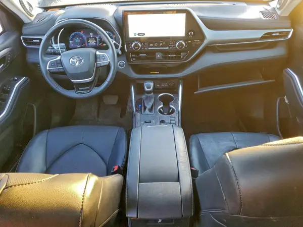 5TDKDRAH0RS548452 2024 TOYOTA HIGHLANDER - Image 8