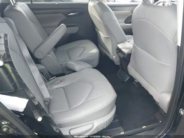 5TDKDRAH0SS553947 2025 TOYOTA HIGHLANDER - Image 8