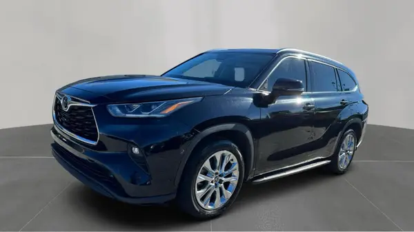 5TDKDRAH1PS003356 2023 TOYOTA HIGHLANDER - Image 2