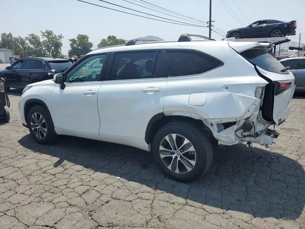5TDKDRAH1PS003485 2023 TOYOTA HIGHLANDER - Image 2