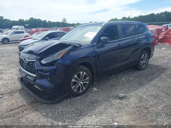 5TDKDRAH1PS010131 2023 TOYOTA HIGHLANDER - Image 2