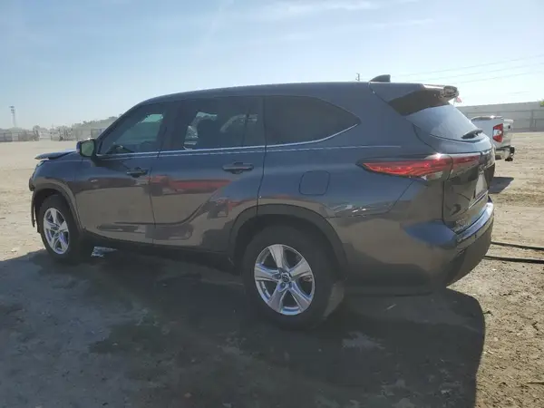 5TDKDRAH1PS013854 2023 TOYOTA HIGHLANDER - Image 2