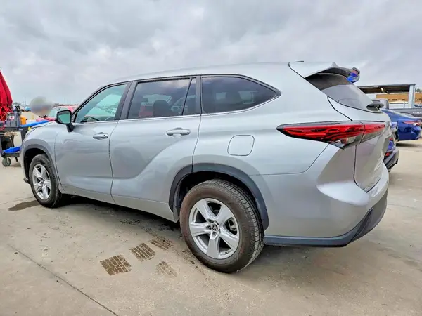 5TDKDRAH1PS015166 2023 TOYOTA HIGHLANDER - Image 2