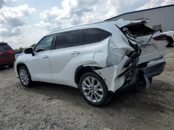5TDKDRAH1PS019315 2023 TOYOTA HIGHLANDER - Image 2