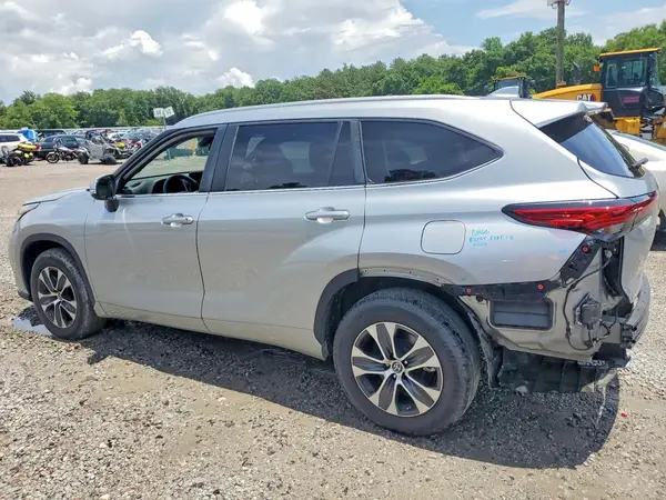 5TDKDRAH1PS024577 2023 TOYOTA HIGHLANDER - Image 2