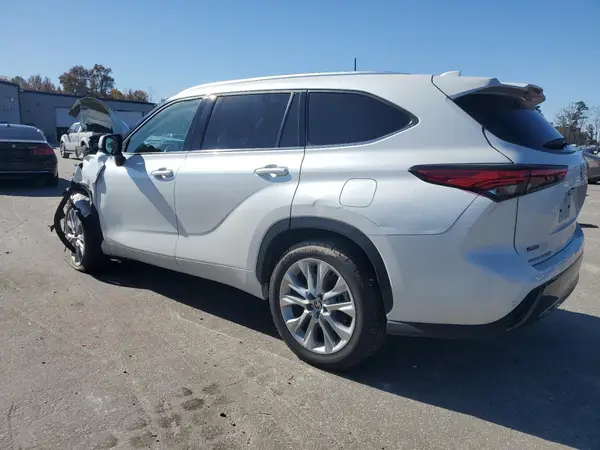 5TDKDRAH1PS028306 2023 TOYOTA HIGHLANDER - Image 2