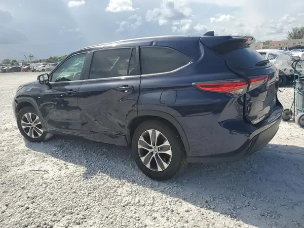 5TDKDRAH1PS031870 2023 TOYOTA HIGHLANDER - Image 2