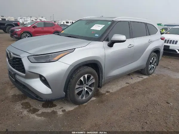 5TDKDRAH1PS034509 2023 TOYOTA HIGHLANDER - Image 2