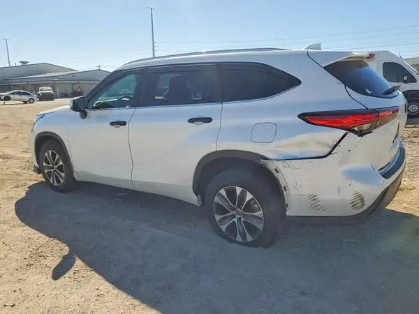 5TDKDRAH1PS034686 2023 TOYOTA HIGHLANDER - Image 2
