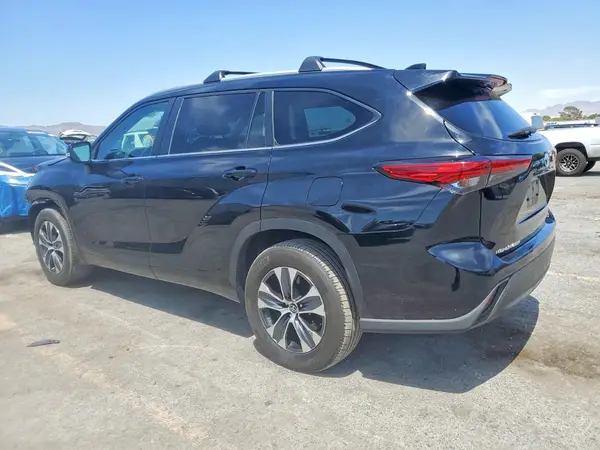 5TDKDRAH1PS034820 2023 TOYOTA HIGHLANDER - Image 2