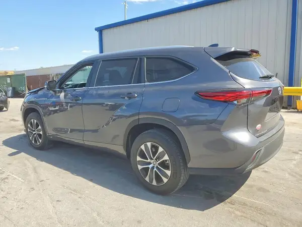 5TDKDRAH1PS038107 2023 TOYOTA HIGHLANDER - Image 2