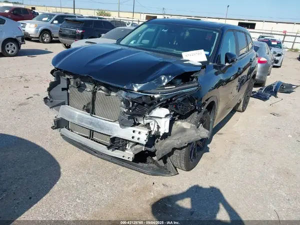 5TDKDRAH1PS041380 2023 TOYOTA HIGHLANDER - Image 2