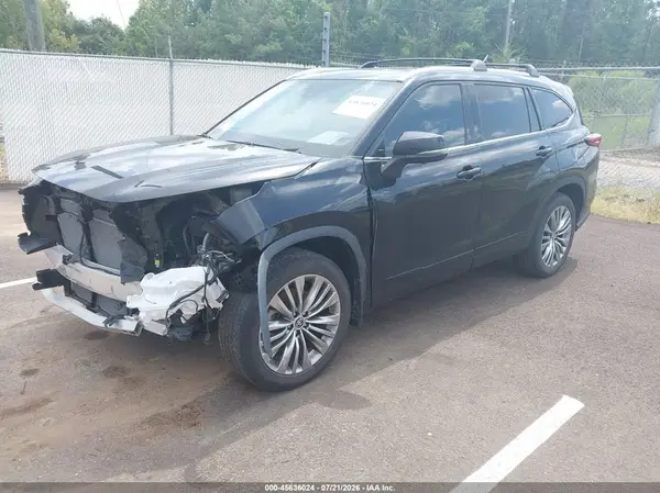 5TDKDRAH1PS043842 2023 TOYOTA HIGHLANDER - Image 2