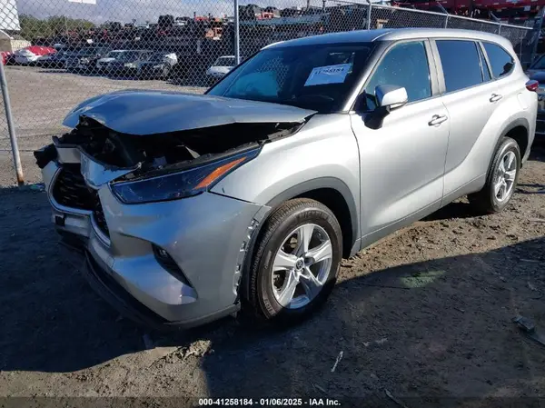 5TDKDRAH1PS044814 2023 TOYOTA HIGHLANDER - Image 2